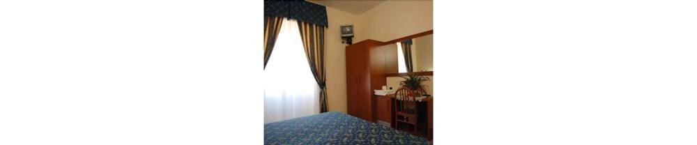 Hotel Maryelen 2 Roma Esterno foto